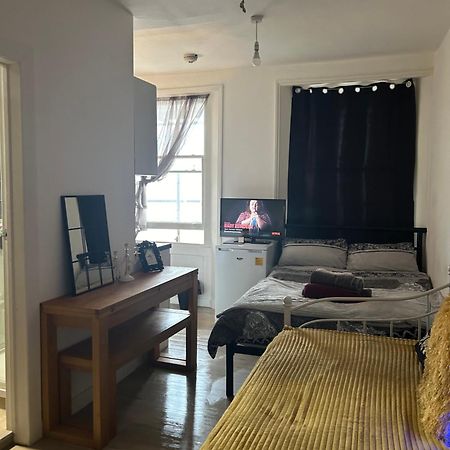 Spacious Studio Flat In 伦敦 外观 照片